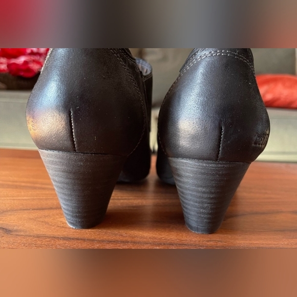 Mary Jane Style Taos  8.5 Black Leather - Picture 4 of 6